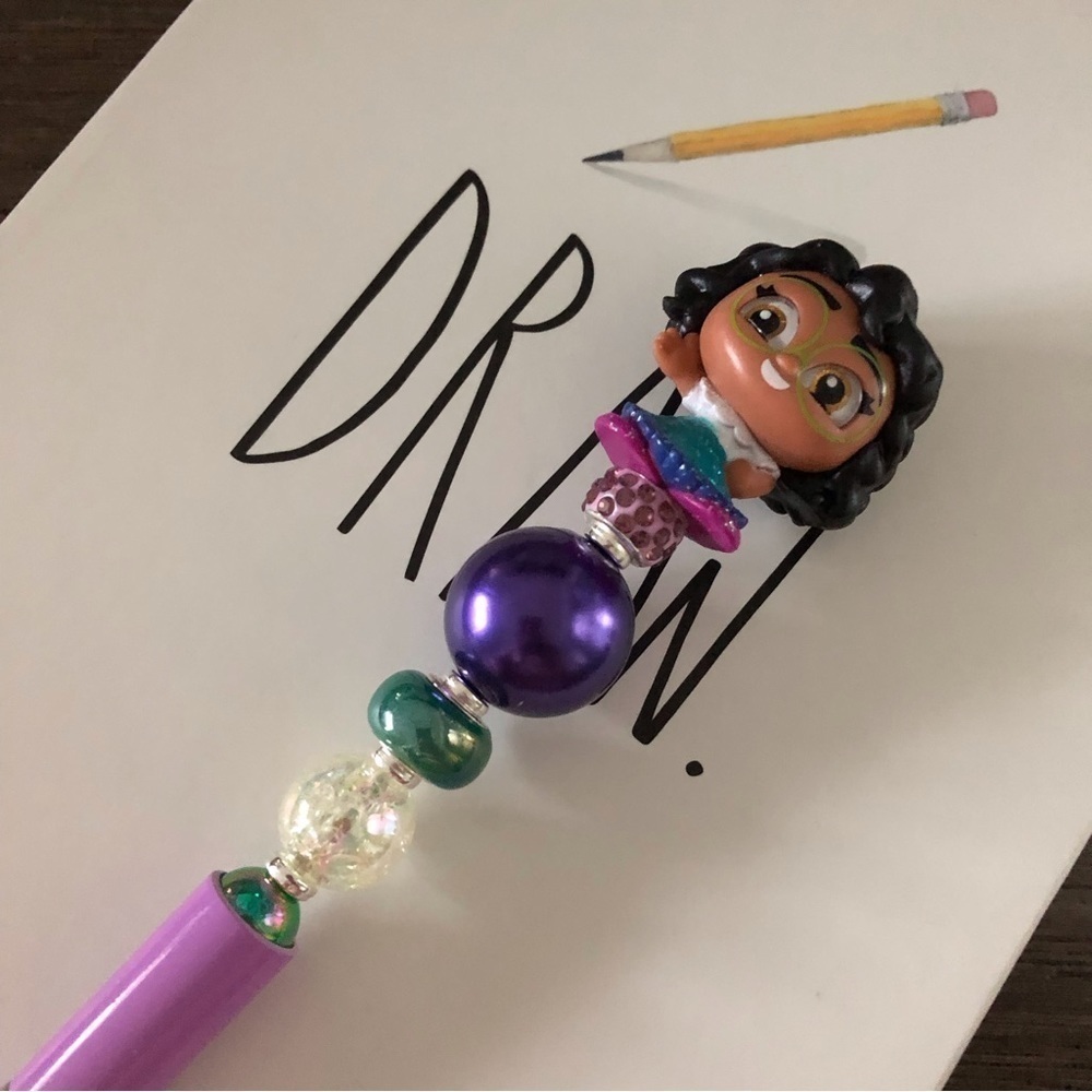 Disney Doorables: Encanto: Mirabel handmade beaded pen